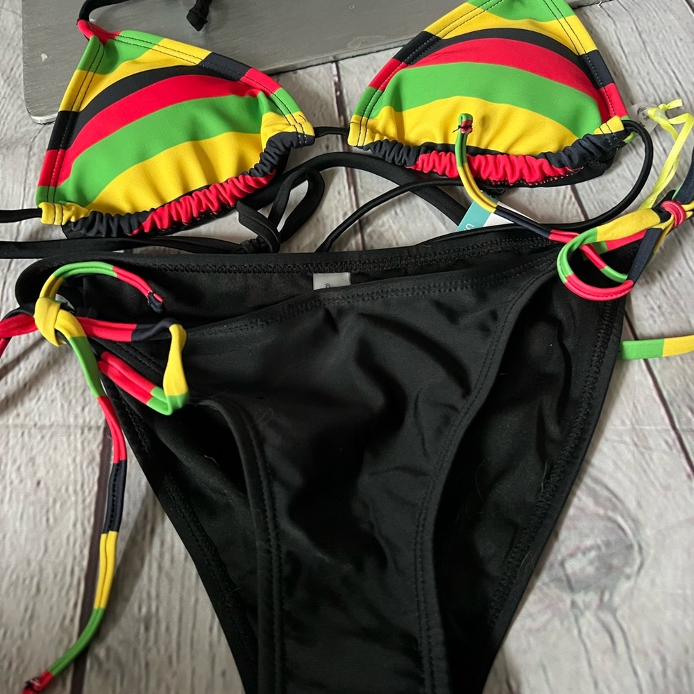 Striped triangle String bikini - Picture 5 of 7